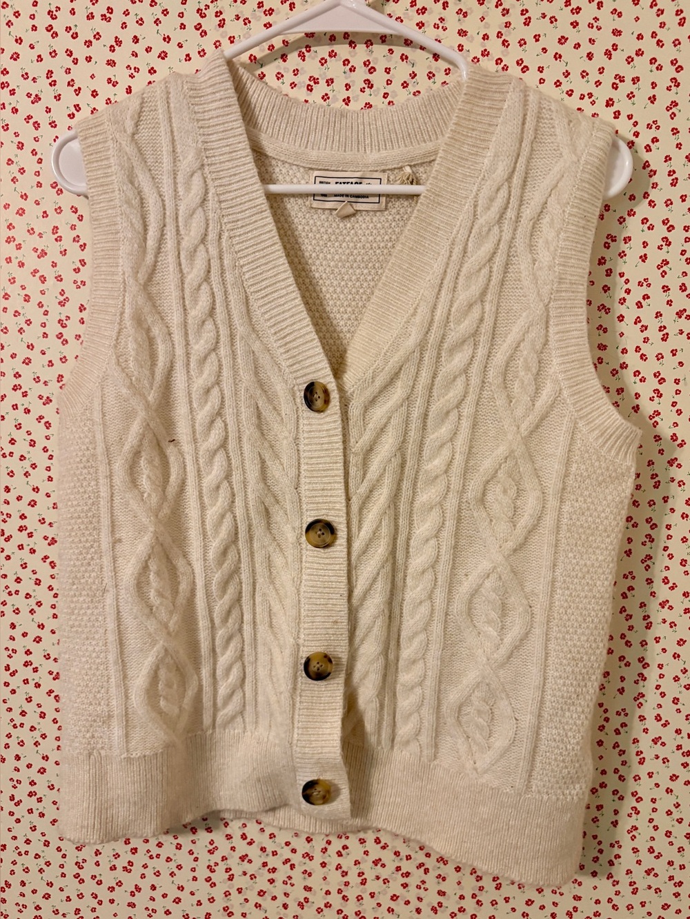 Fat Face Cream Cable-Knit V-Neck Button Vest